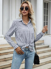 Carregar imagem no visualizador da galeria, Camisa Social Listrada - Suelen