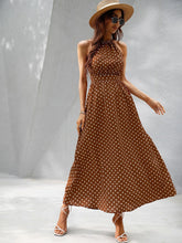Carregar imagem no visualizador da galeria, Vestido Longo com Decote Halter e Estampa de Bolinhas