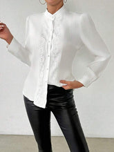 Carregar imagem no visualizador da galeria, Blusa Feminina Plissada Com Renda