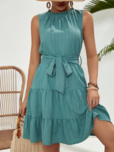 Carregar imagem no visualizador da galeria, Vestido Mini Sem Mangas com Babados e Cinto - Casual Feminino