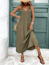 Carregar imagem no visualizador da galeria, Vestido Longo de Praia com Decote em V e Detalhe de Aro de Madeira - Feminino Casual de Verão