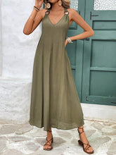 Carregar imagem no visualizador da galeria, Vestido Longo de Praia com Decote em V e Detalhe de Aro de Madeira - Feminino Casual de Verão