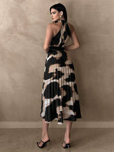 Carregar imagem no visualizador da galeria, Vestido Midi Feminino Plissado com Estampa de Leopardo e Decote Halter