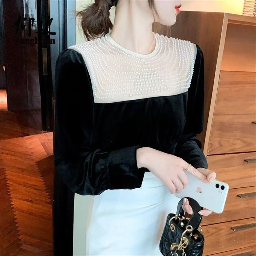 Blusa Feminina Decote V Detalhe Renda Contrastante - Isadora