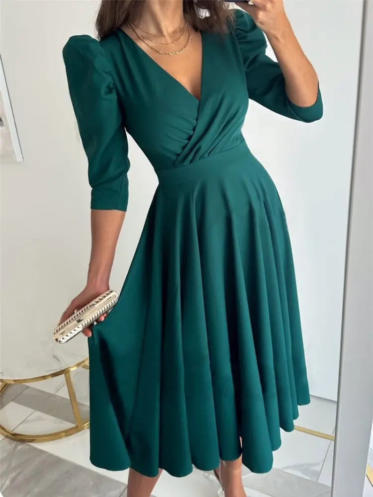 Vestido com Decote em V - Zarvane -