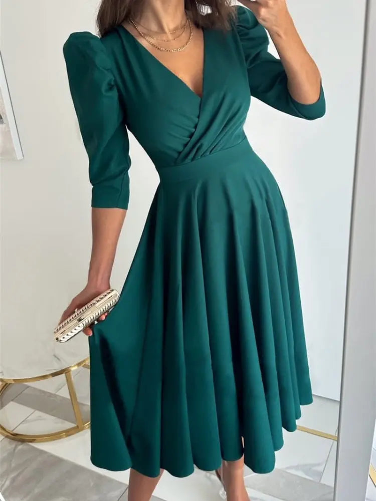 Vestido com Decote em V - Zarvane - Verde-XG