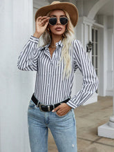 Carregar imagem no visualizador da galeria, Camisa Social Listrada - Suelen
