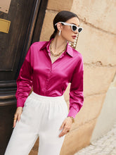 Carregar imagem no visualizador da galeria, Camisa Feminina de Cetim Manga Longa Lisa
