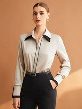 Carregar imagem no visualizador da galeria, Camisa Feminina Social de Cetim
