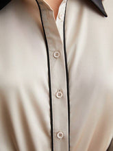 Carregar imagem no visualizador da galeria, Camisa Feminina Social de Cetim
