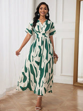 Carregar imagem no visualizador da galeria, Vestido Longo Feminino Evasê de Manga Curta
