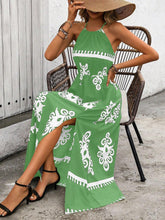Carregar imagem no visualizador da galeria, Vestido Longo de Alcinha com Fenda e Estampa Tribal
