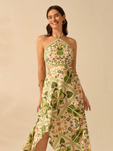 Carregar imagem no visualizador da galeria, Vestido Longo de Verão com Estampa Tropical e Decote Halter
