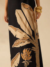 Carregar imagem no visualizador da galeria, Vestido Boho Maxi com Estampa Tropical e Costas Abertas
