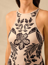 Carregar imagem no visualizador da galeria, Vestido Boêmio Feminino com Estampa Tropical e Costas Abertas e Abertura Lateral
