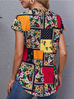 Blusa Feminina Retalhos Manga Curta Flor  HumArraso