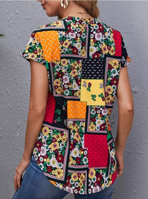 Blusa Feminina Retalhos Manga Curta Flor  HumArraso