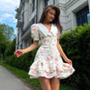 Vestido Curto Estampado com Decote em V