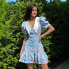 Vestido Curto Estampado com Decote em V