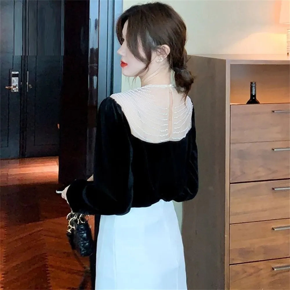 Blusa Feminina Decote V Detalhe Renda Contrastante - Isadora